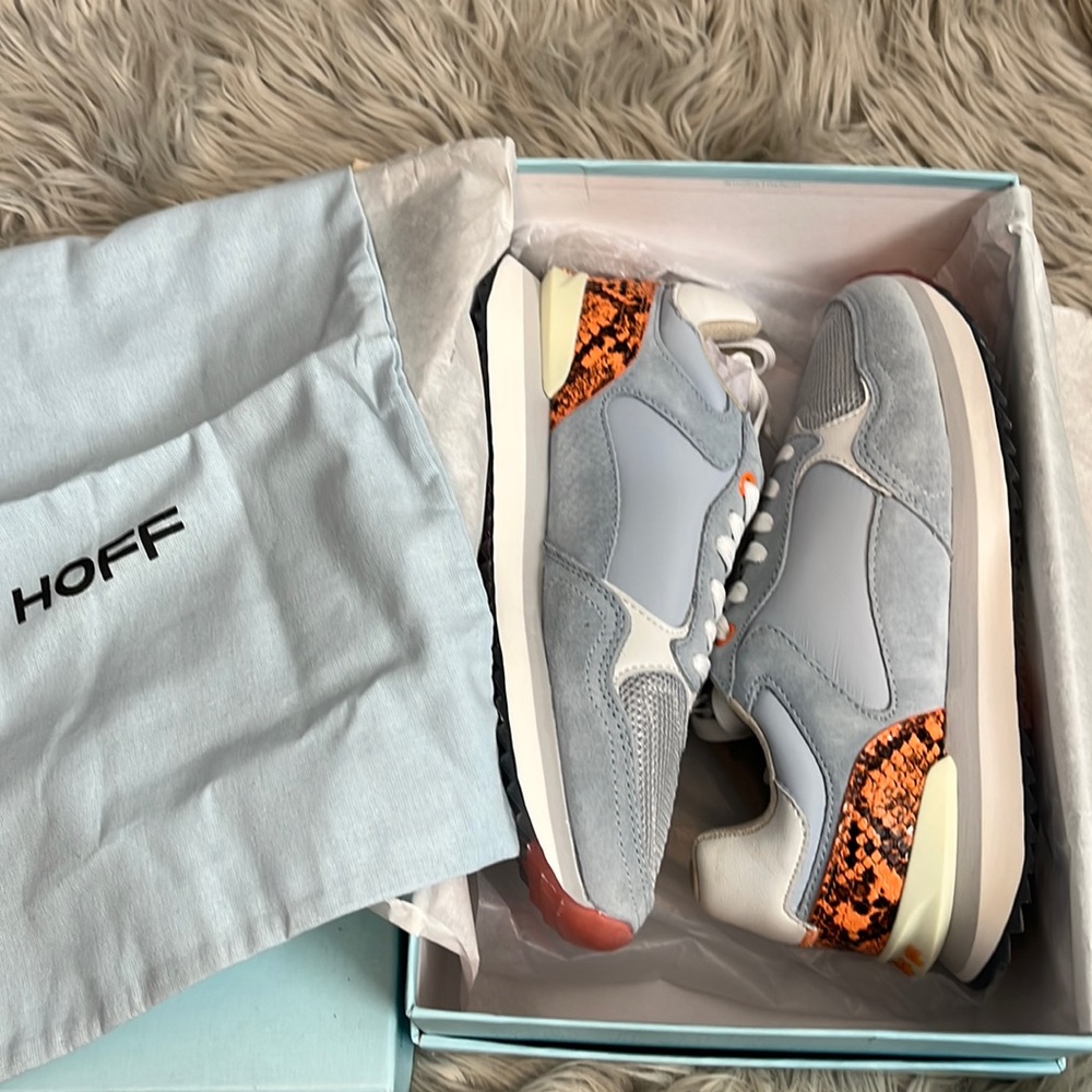 New in box Hoff shoes size 6.5